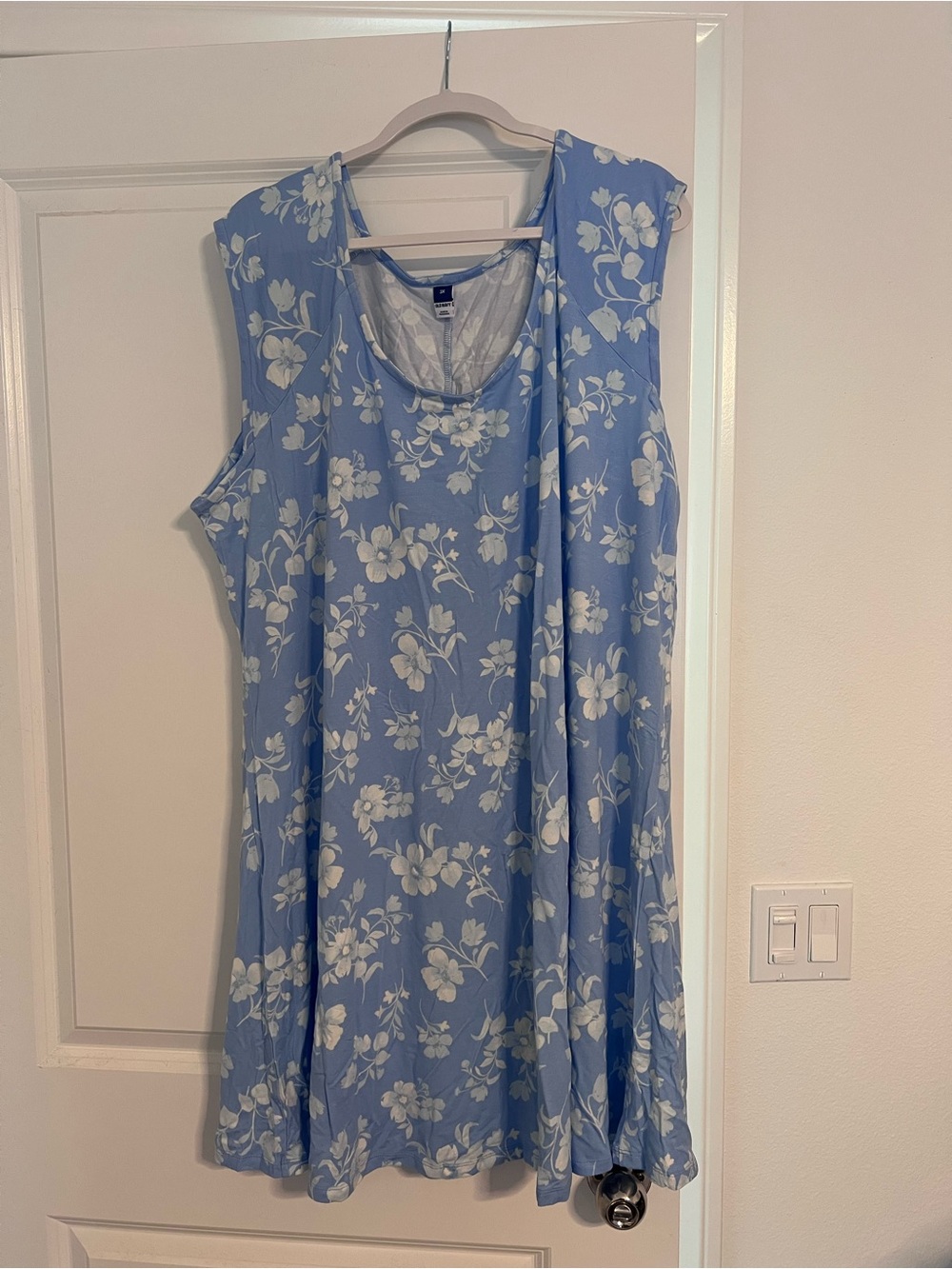 Old Navy Women’s Floral Sleeveless Swing Dress
